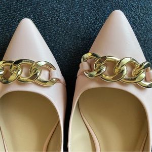 Women’s Mix 6 Flats. Pink with gold chain ,size 7 1/2 M. Worn once.